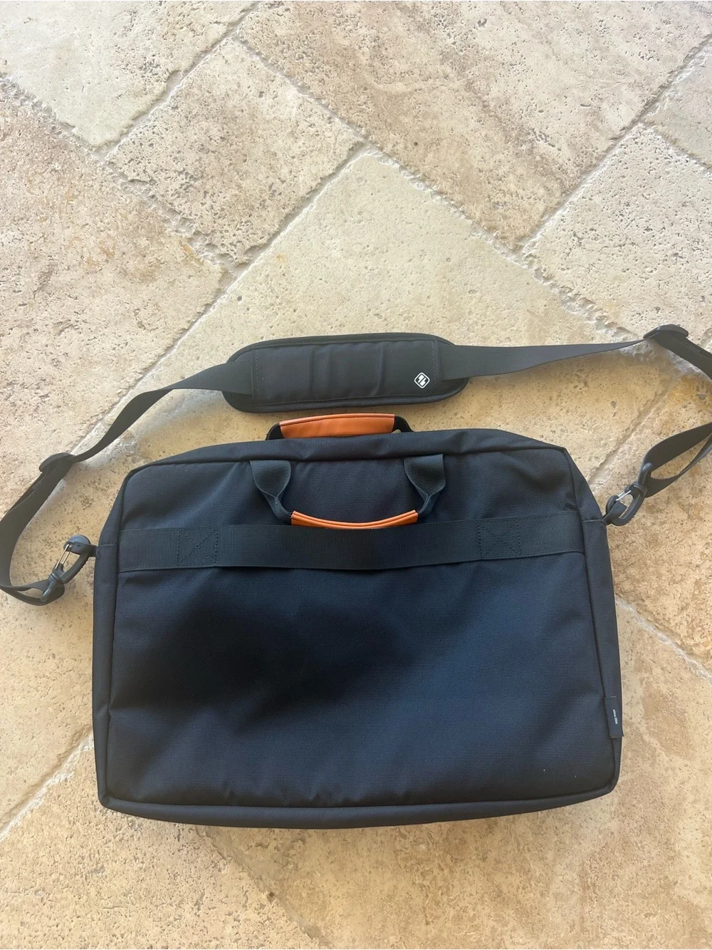 Tomtoc black laptop